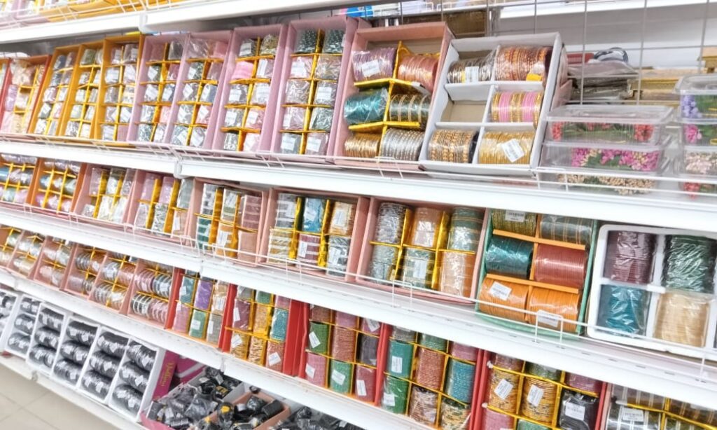 Daniya store-13